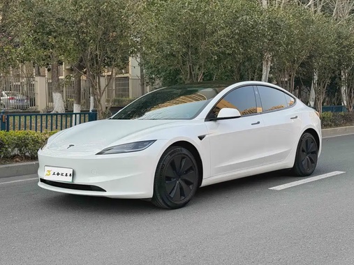 Tesla Model 3 2024