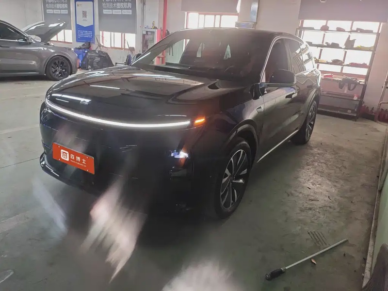 Li Auto L6