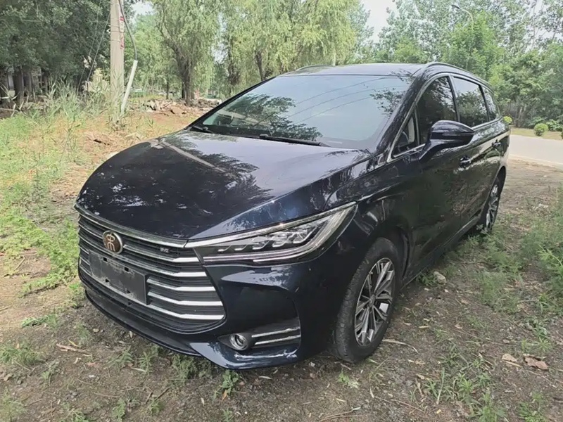BYD MAX