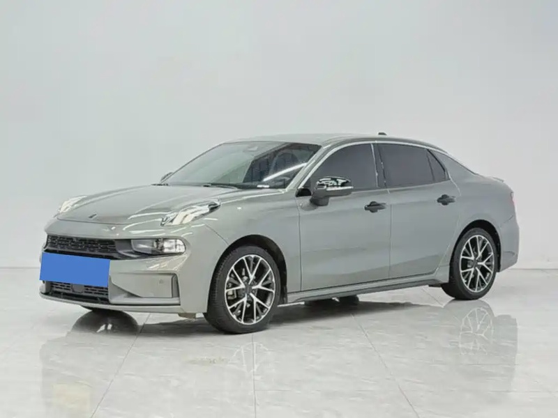 Lynk & Co 03