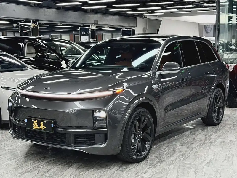 Li Auto L8