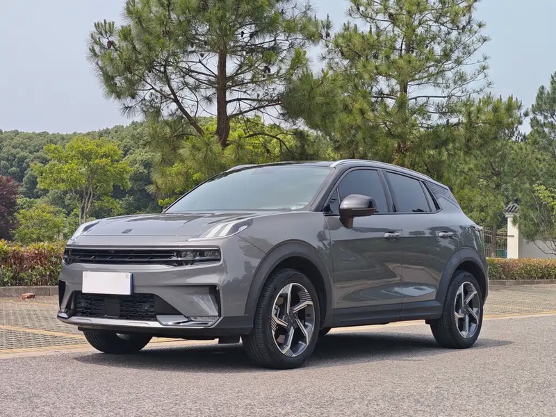 Lynk & Co 06