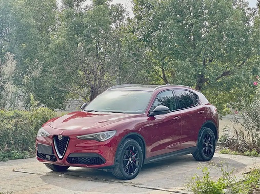 Alfa Romeo Stelvio 2017