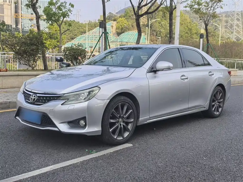 Toyota Reiz