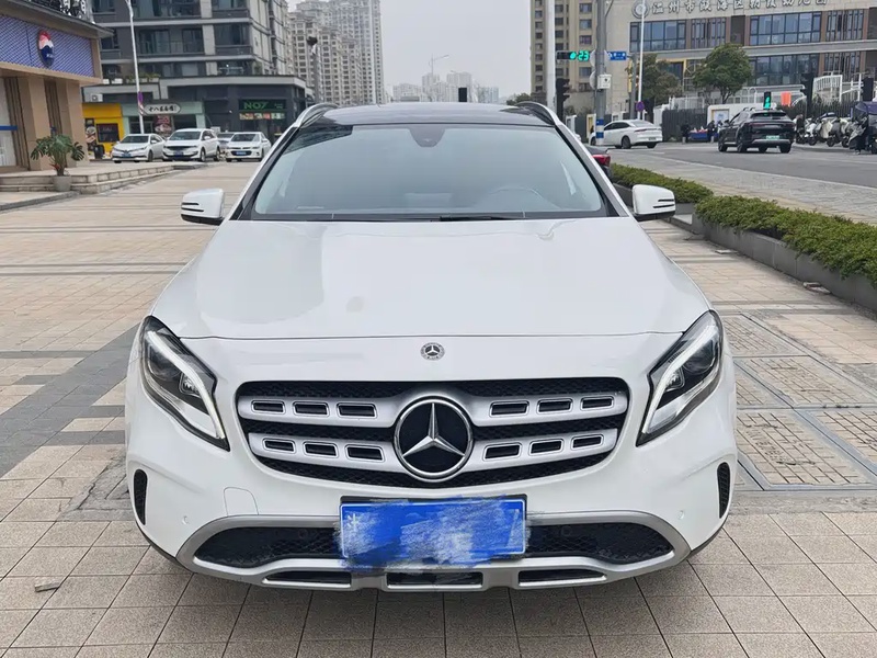 Mercedes-Benz GLA-Class