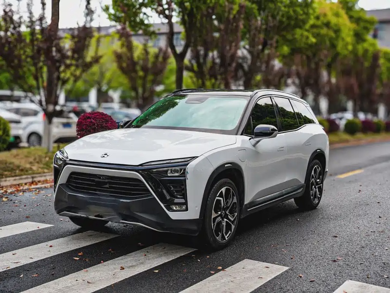 NIO ES8