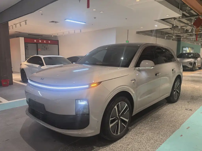 Li Auto L6