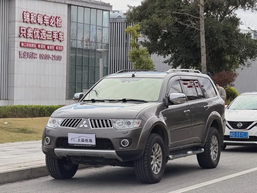 Mitsubishi Pajero Sport 2013