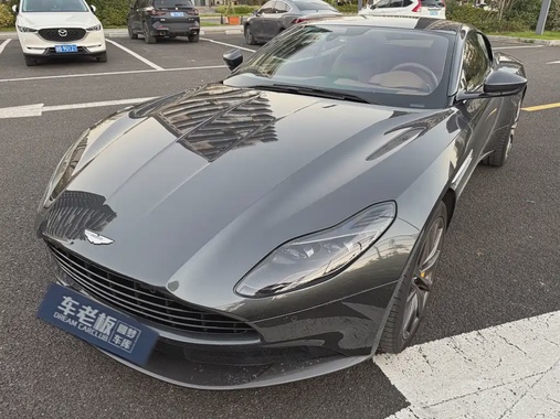 Aston Martin DB11 2020