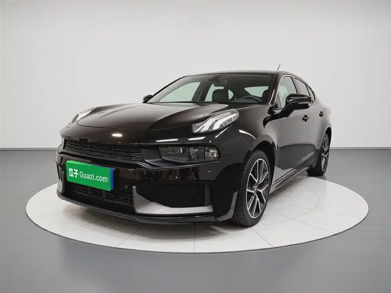 Lynk & Co 03
