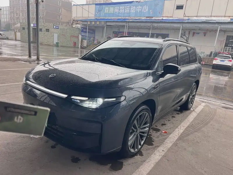 Leapmotor C16