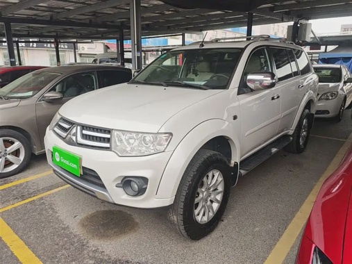 Mitsubishi Pajero Sport 2016