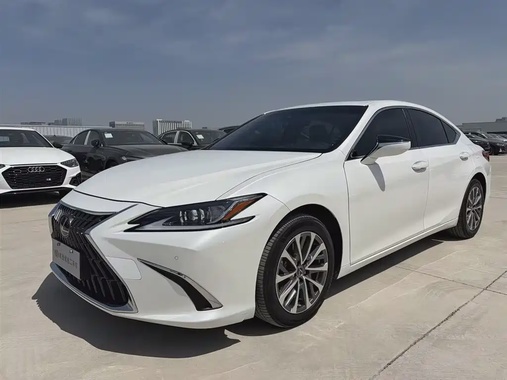 Lexus ES 2023