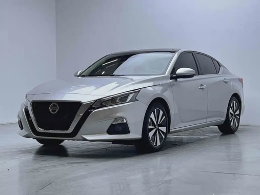Nissan Teana 2022