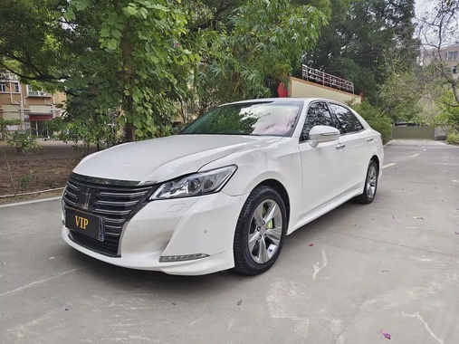 Toyota Crown 2016