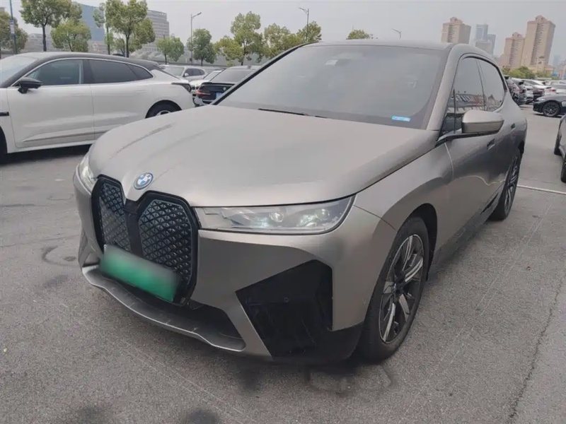 BMW iX