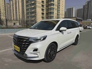 Roewe iMAX8 2025