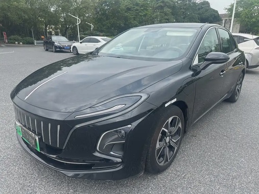 Hongqi E-QM5 2024