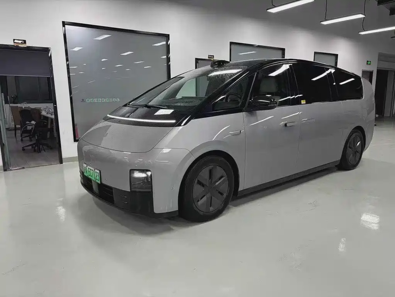 Li Auto MEGA
