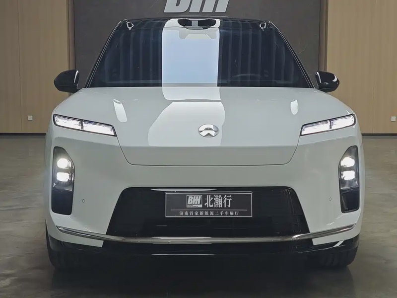 NIO ES8