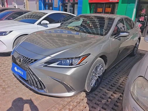 Lexus ES 2024