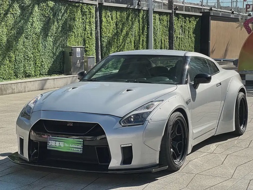 Nissan GT-R 2011