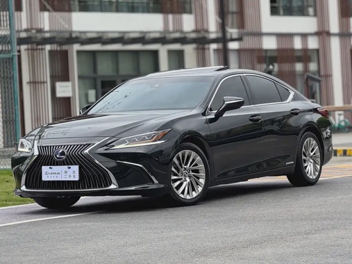 Lexus ES 2020