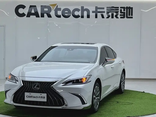 Lexus ES 2024