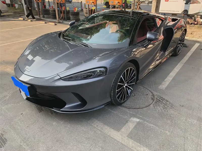 McLaren GT