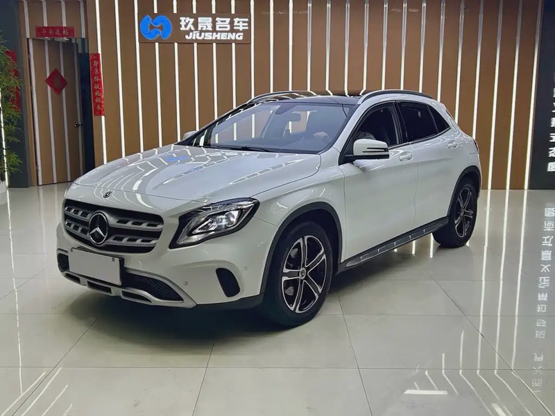 Mercedes-Benz GLA-Class