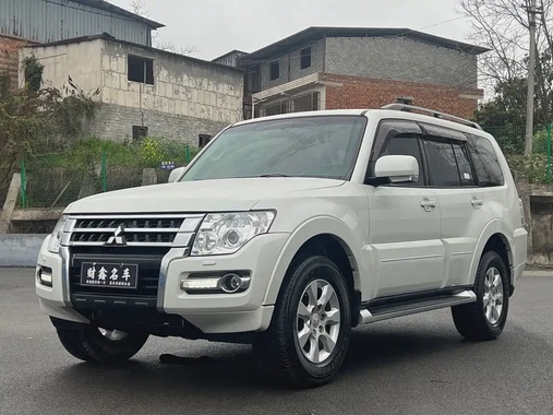 Mitsubishi Pajero 2018