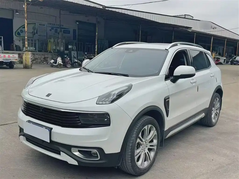 Lynk & Co 01