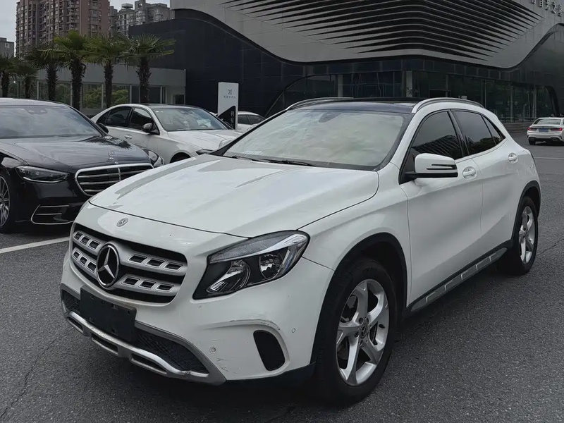 Mercedes-Benz GLA-Class