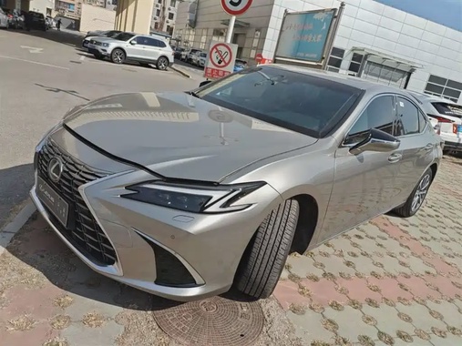 Lexus ES 2025