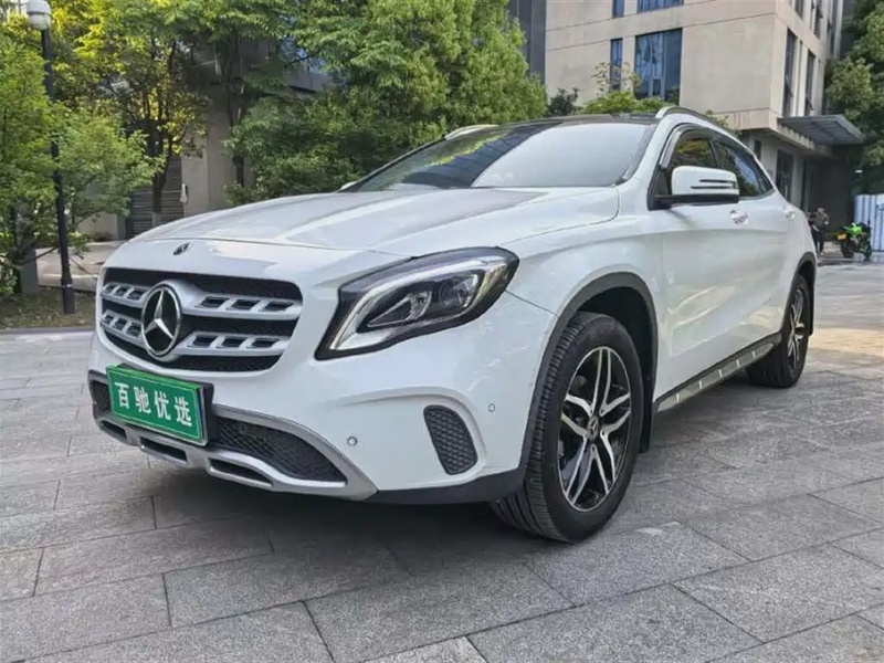Mercedes-Benz GLA-Class