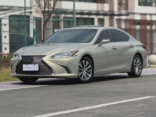 Lexus ES 2019