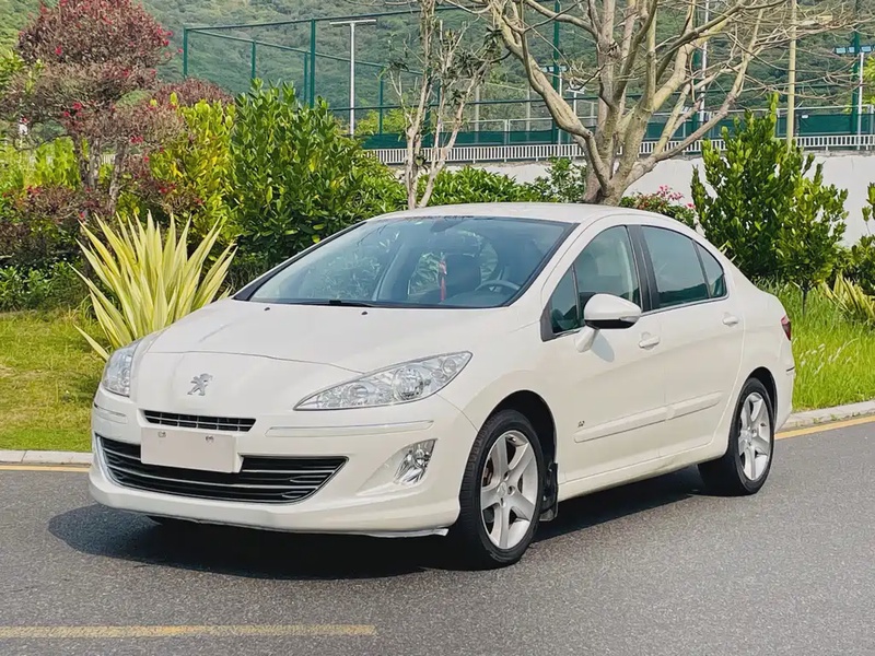 Peugeot 408