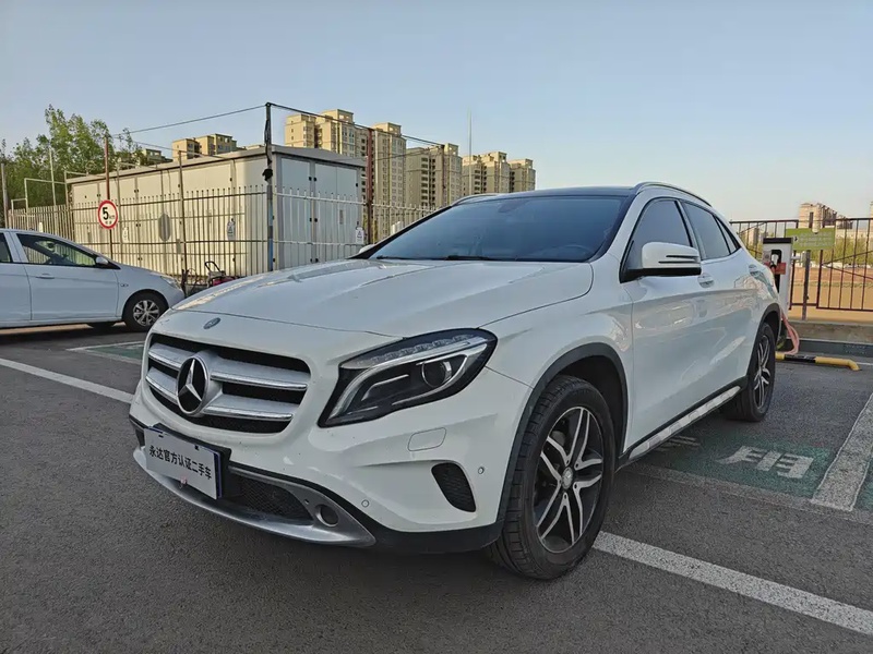 Mercedes-Benz GLA-Class