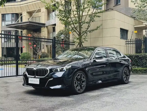 BMW 5 Series 2025