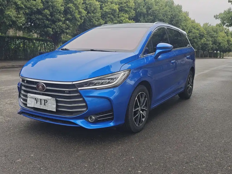BYD MAX