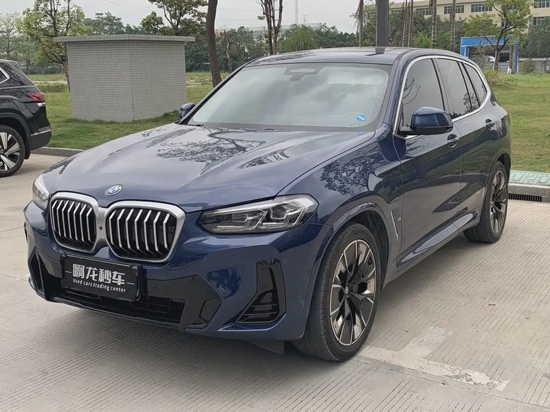 BMW iX3
