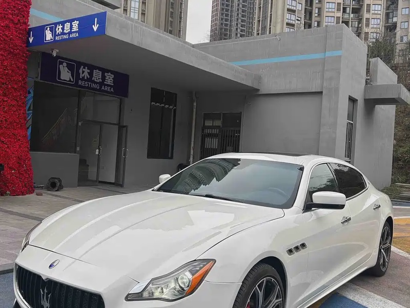 Maserati Quattroporte