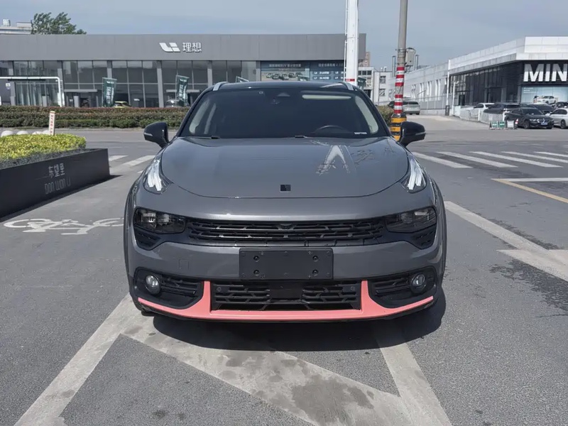 Lynk & Co 02