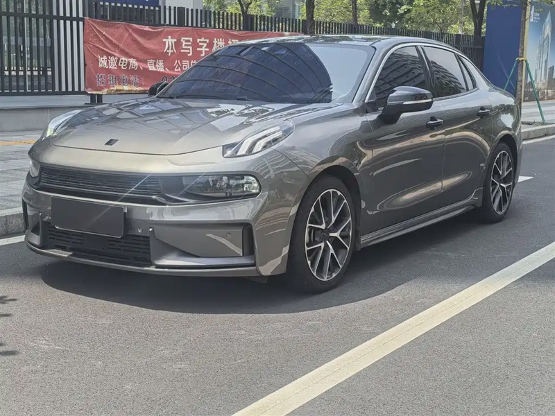 Lynk & Co 03