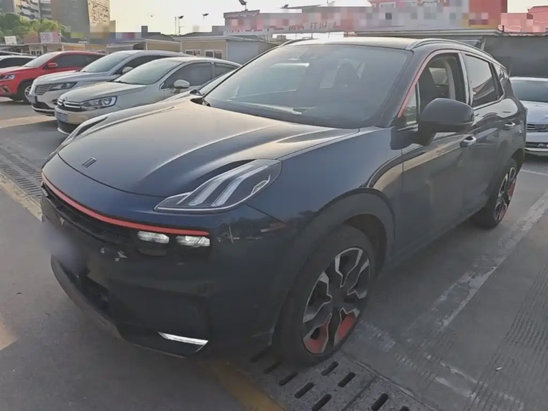 Lynk & Co 06