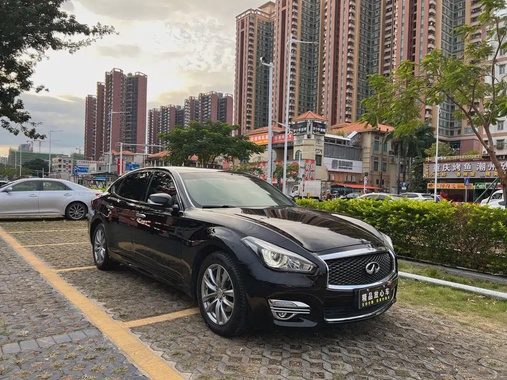 Infiniti Q70 2018