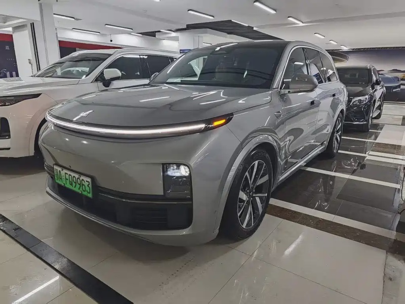Li Auto L8