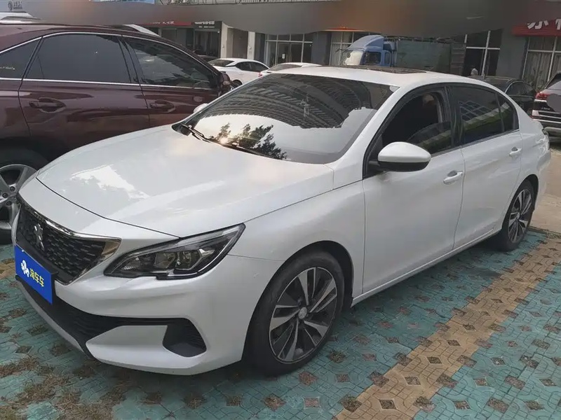 Peugeot 408