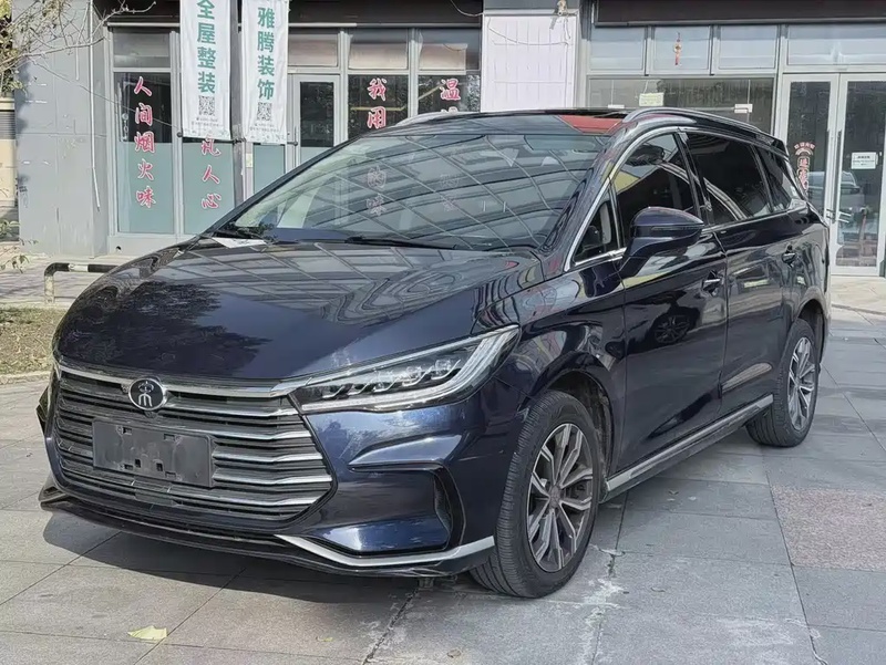 BYD MAX