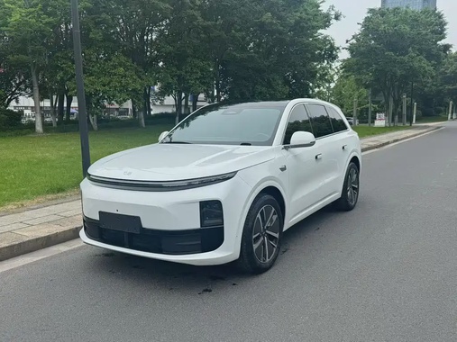 Li Auto L6 2025
